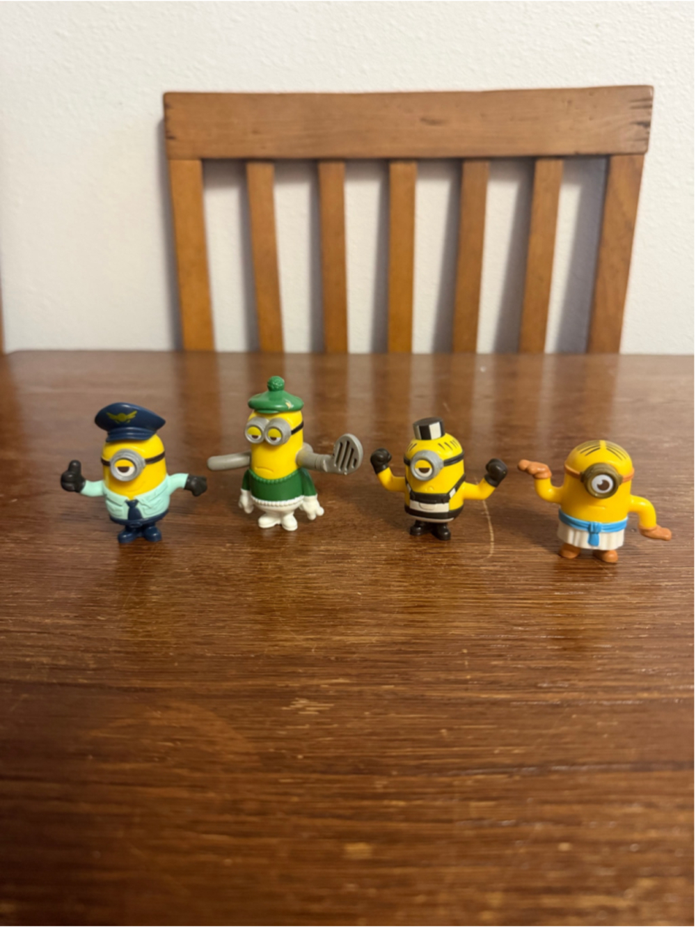 Despicable Me Minions Mini Figures Lot of 4 Pilot Chef Prisoner Character Toys
